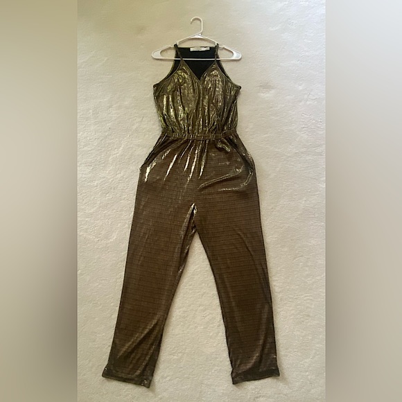 bishop and young polyester gold metallic jumpsuit, size small. - Picture 2 of 4